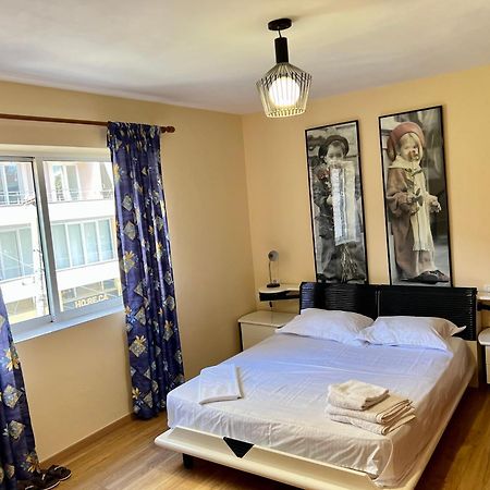 Skanderbeg Square Apartment Тирана Екстер'єр фото