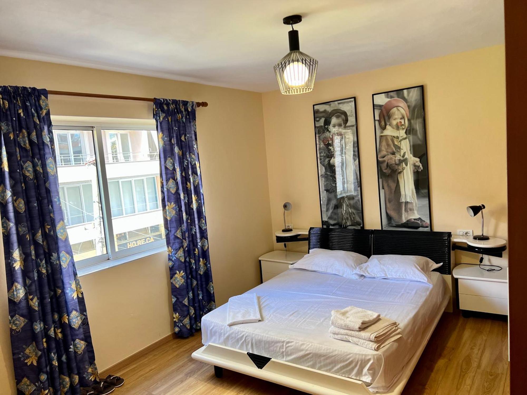 Skanderbeg Square Apartment Тирана Екстер'єр фото