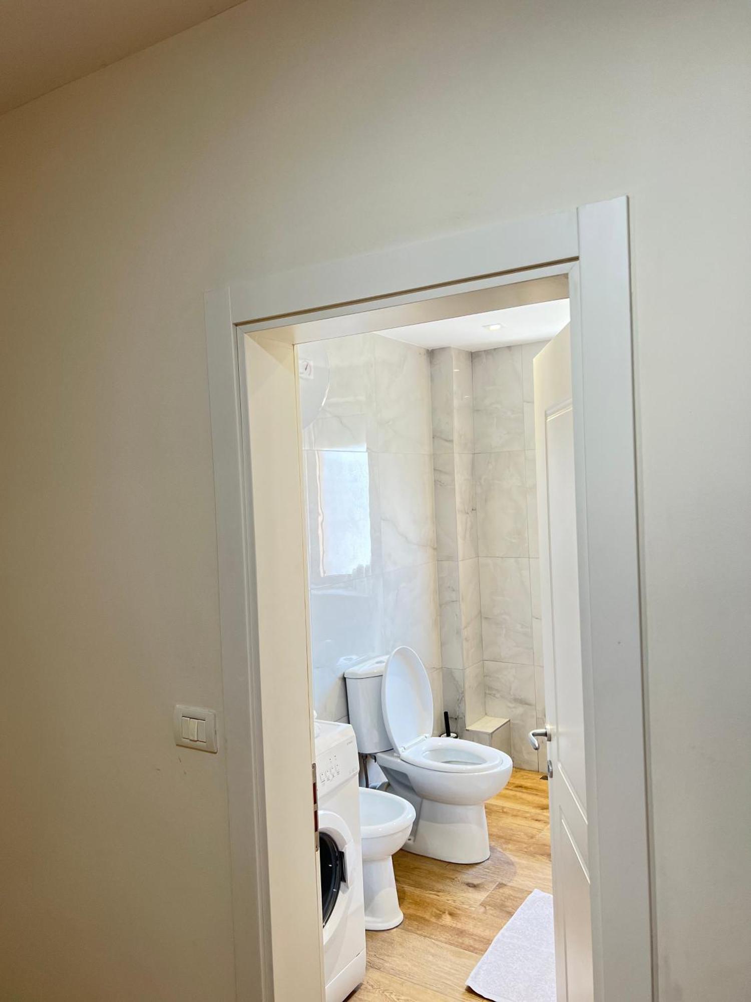 Skanderbeg Square Apartment Тирана Екстер'єр фото