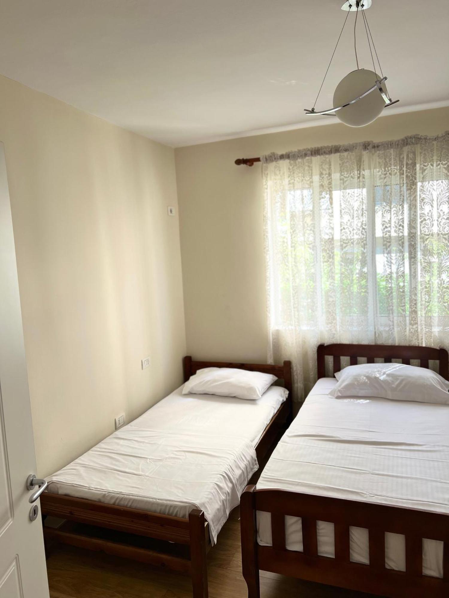 Skanderbeg Square Apartment Тирана Екстер'єр фото